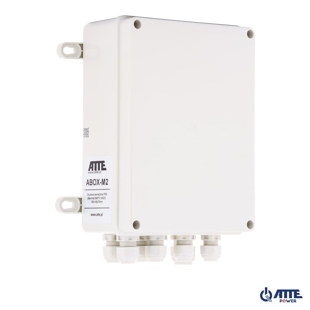 ATTE ABOX-M2 Vonkajšia rozváděč / skriňa, IP56, 140 × 190 × 70 mm, kabelové průchodky 6×M16 a 1×M20, prostor pre batériu 7 Ah, systémové děrování v rastru 10,8 mm, UV odolný plast, RAL 7035 (sivá).